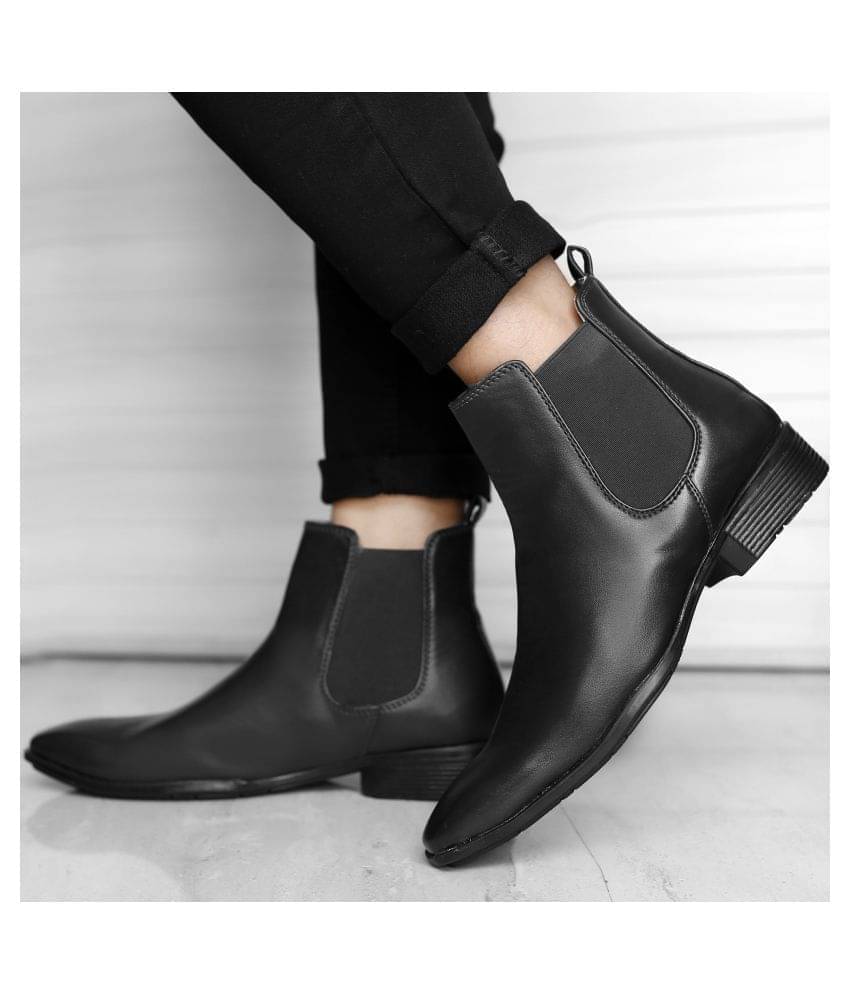     			YUVRATO BAXI Black Men's Chelsea Boots
