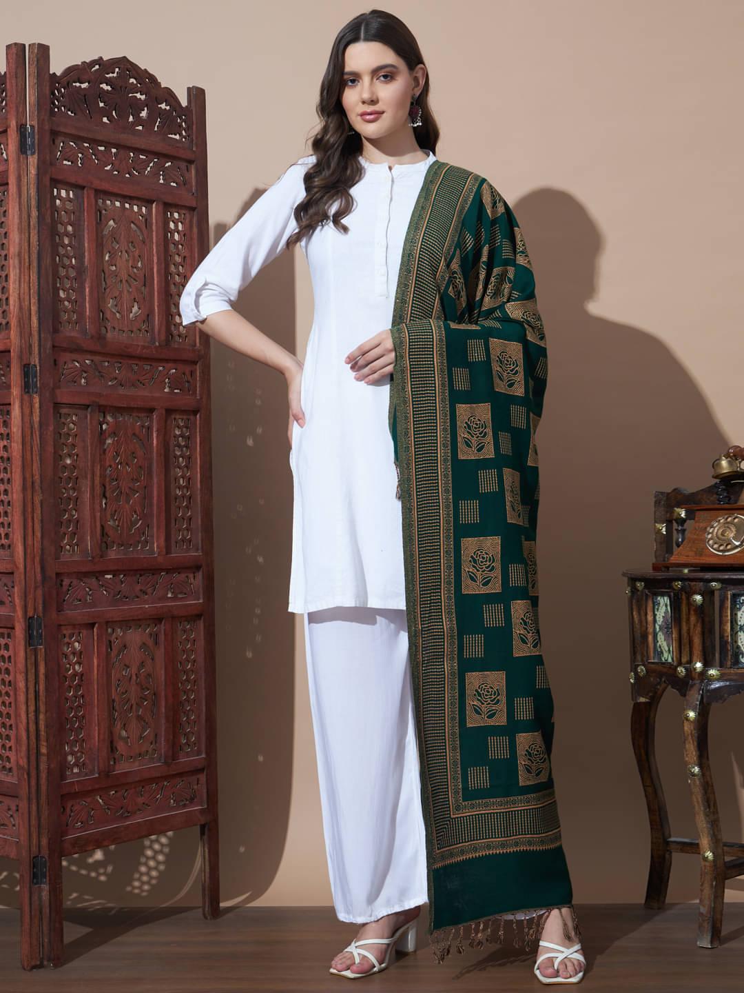     			ZEPPI Green Self Design Shawl - ( Pack of 1 )