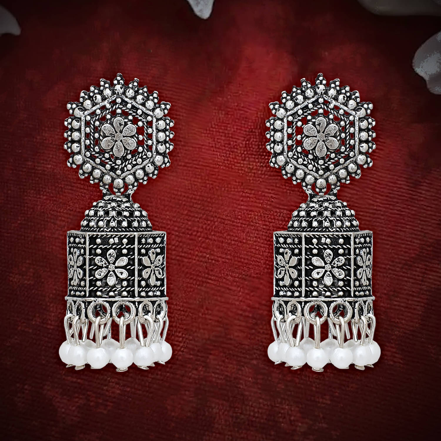     			LUV FASHION Silver Jhumki Earrings ( Pack of 1 )