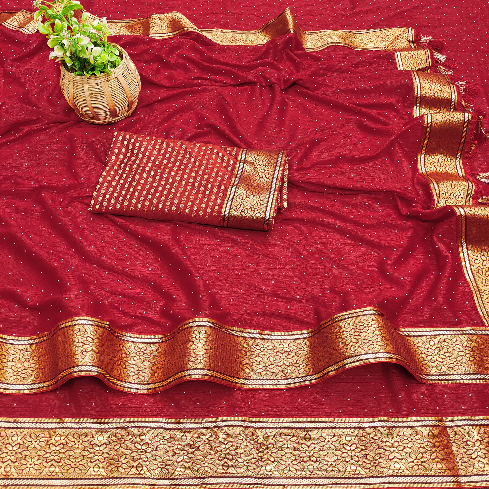 Parmila Fashion Chiffon Embellished Saree With Unstitched Blouse Piece ( Red ) Parmila Fashion Chiffon Embellished Saree With Unstitched Blouse Piece ( Red )