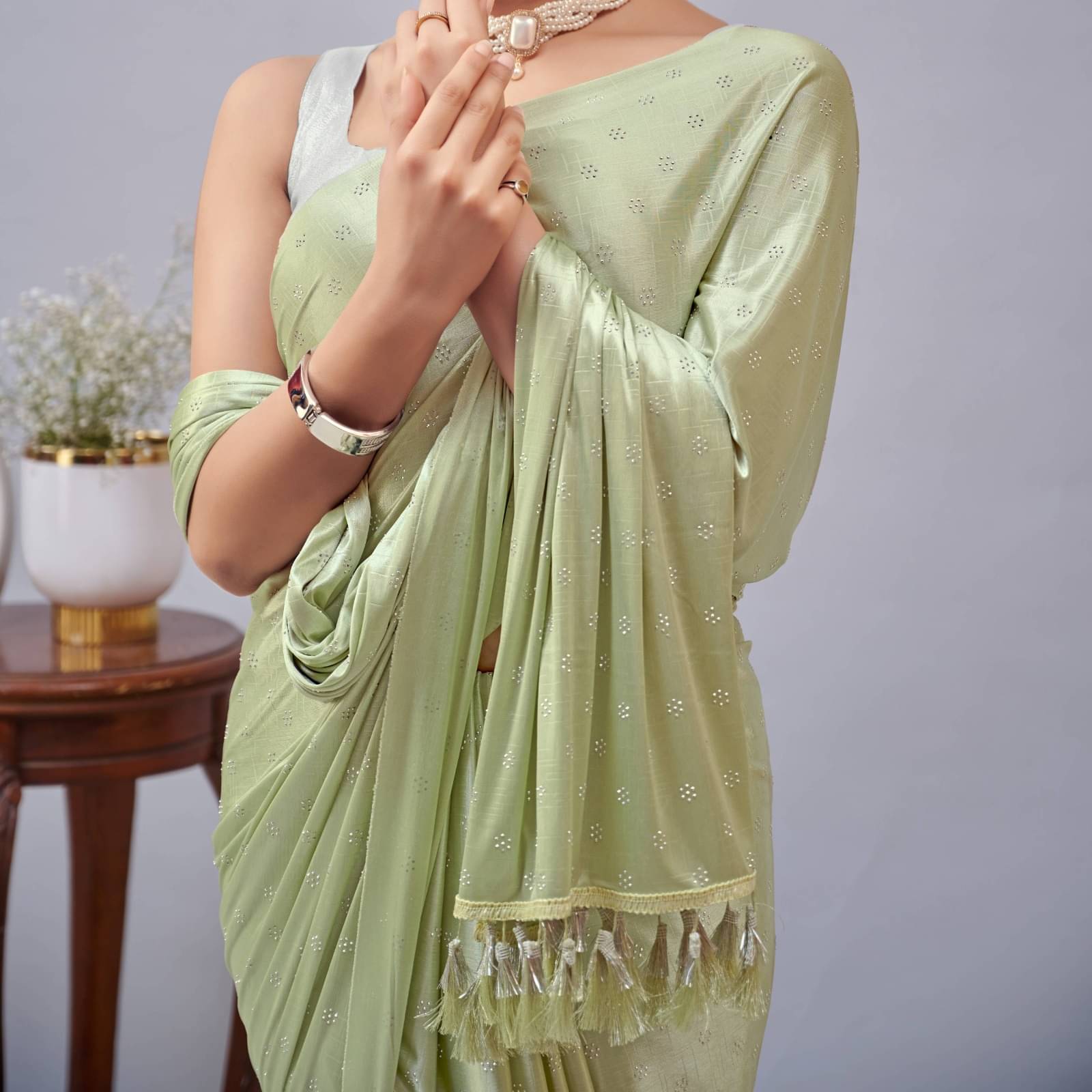 Parmila Fashion Silk Blend Embellished Saree With Unstitched Blouse Piece ( Green ) Parmila Fashion Silk Blend Embellished Saree With Unstitched Blouse Piece ( Green )