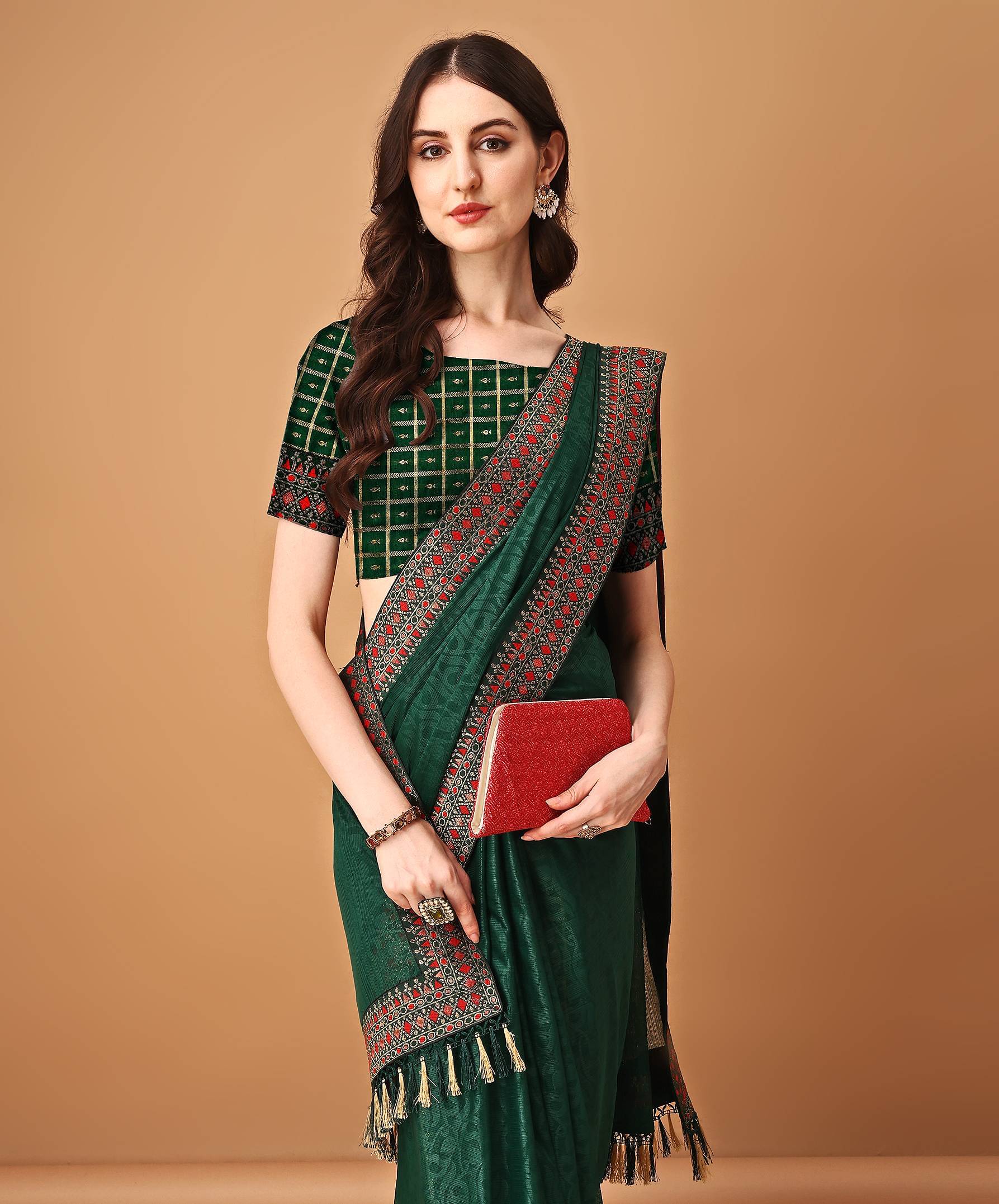     			Parmila Fashion Silk Blend Embellished Saree With Unstitched Blouse Piece ( Green )