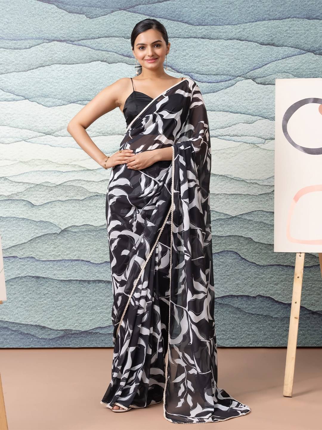 THE PRIVATE LABLE Georgette Printed Saree With Unstitched Blouse Piece ( Black ) THE PRIVATE LABLE Georgette Printed Saree With Unstitched Blouse Piece ( Black )
