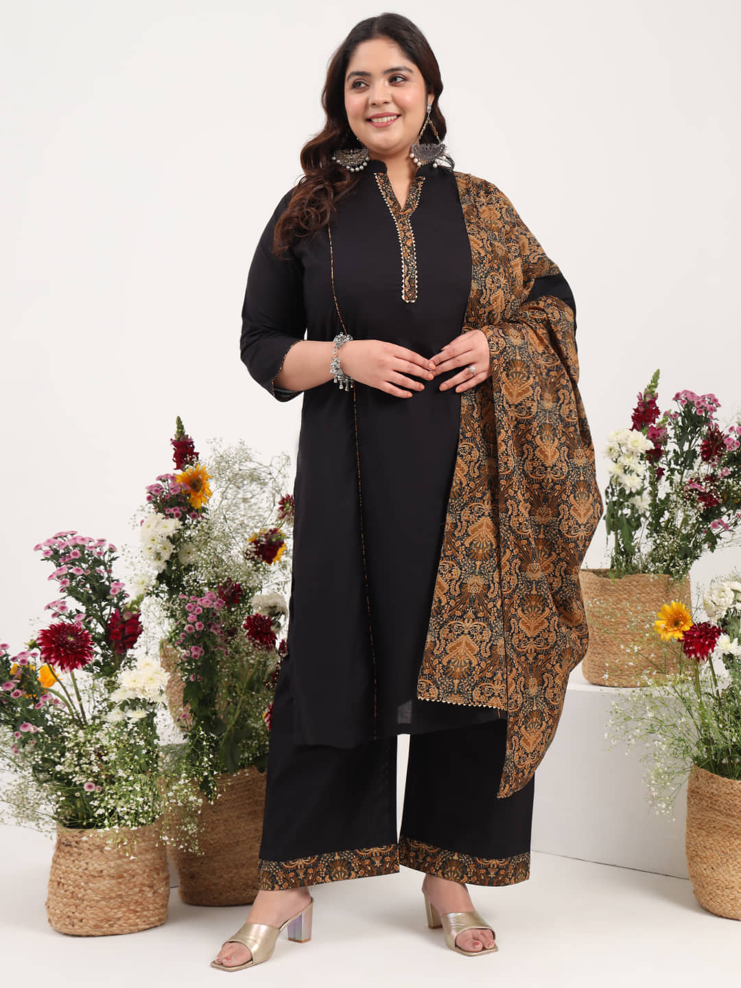 Tissu Women's Cotton Solid Kurti With Palazzo ( Black )