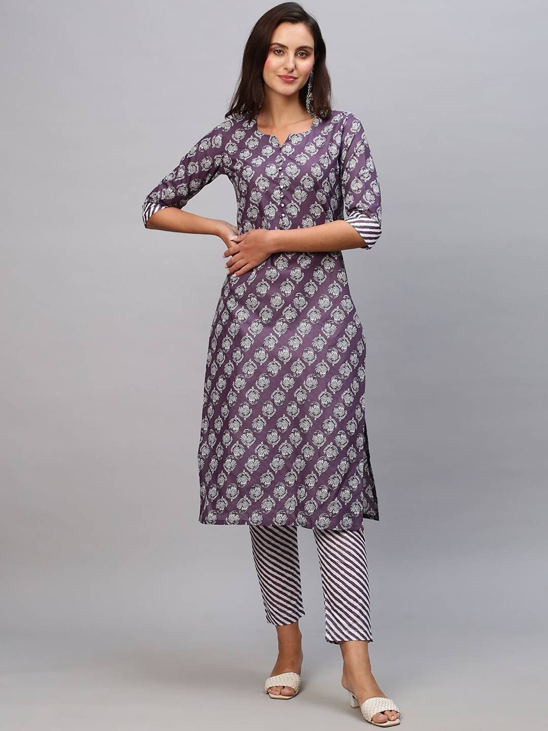     			Aika Women's Cotton Blend Printed Kurti With Pants ( Purple )