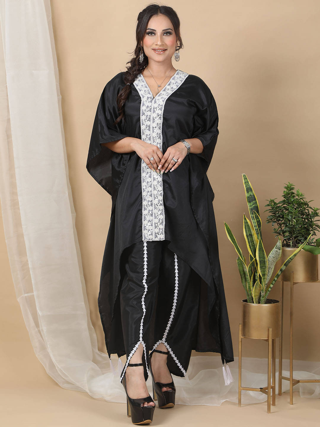     			Ridaa Women's Crepe Solid Kaftan Kurti - ( Black )