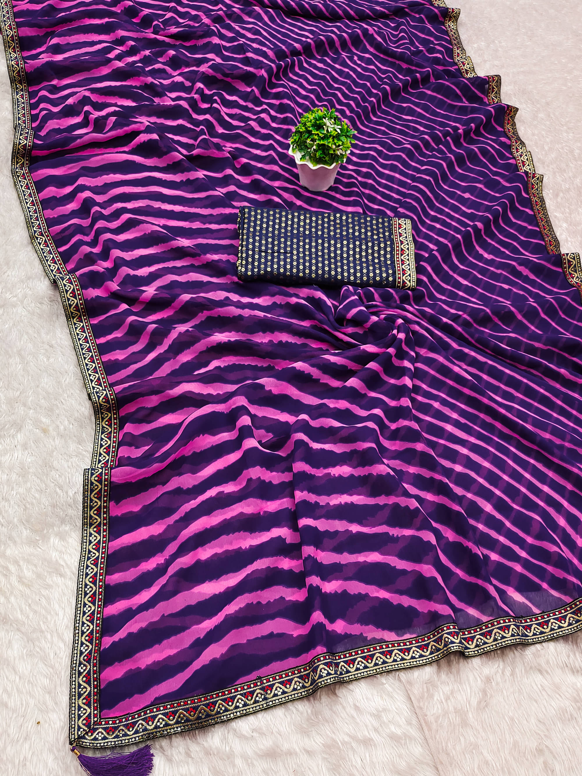 Parmila Fashion Chiffon Printed Saree With Unstitched Blouse Piece ( Purple ) Parmila Fashion Chiffon Printed Saree With Unstitched Blouse Piece ( Purple )