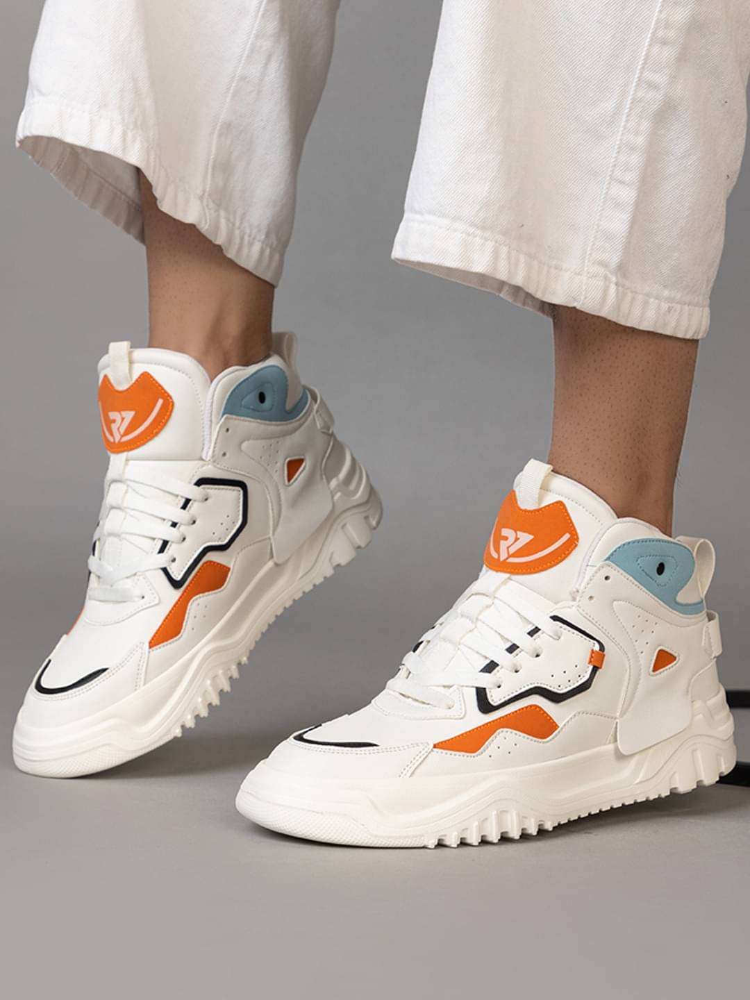     			RUN SEVEN ( by GO21 ) Lightweight|Comfort|Trendy|Walking White Men's Sneakers