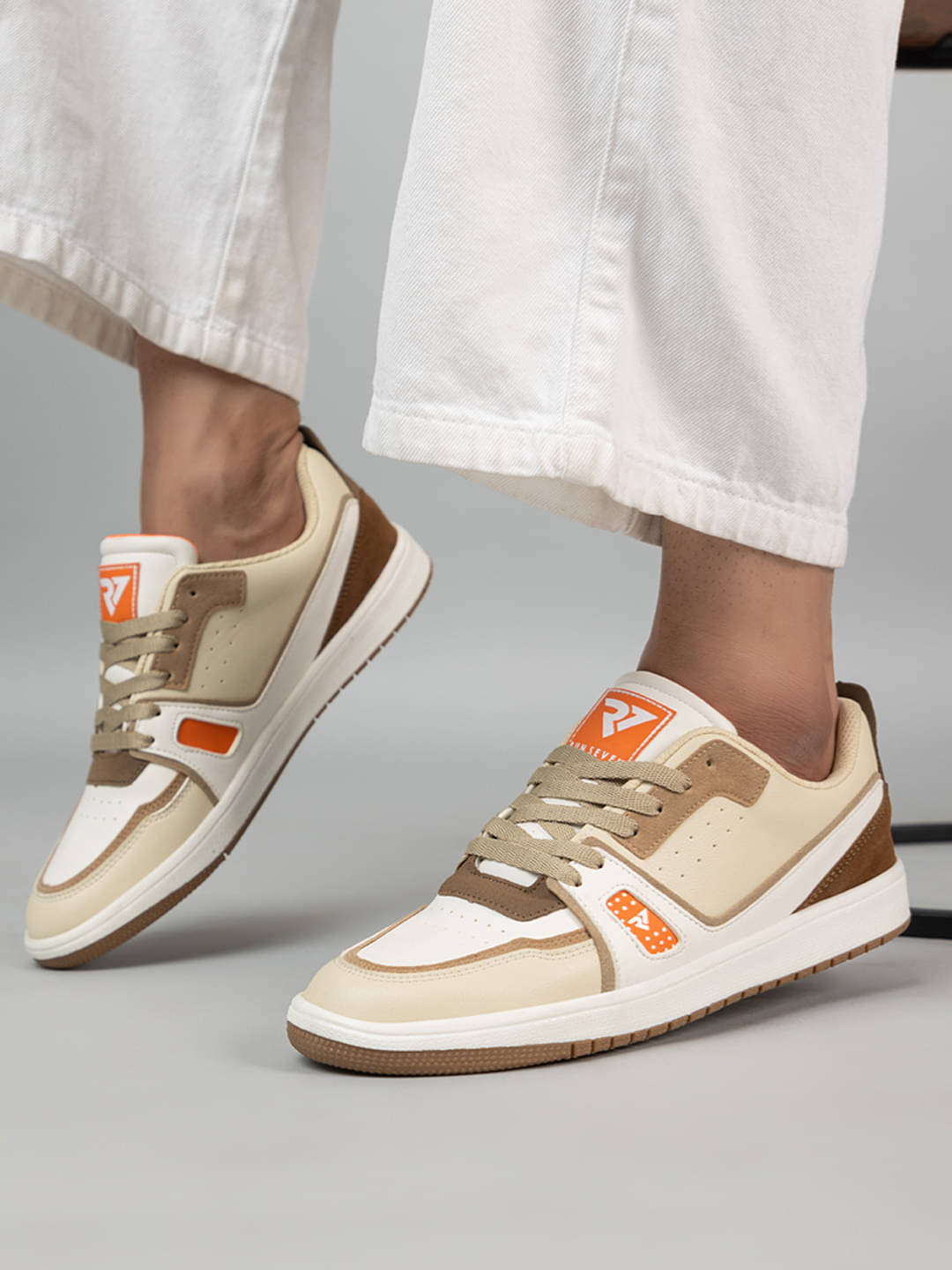     			RUN SEVEN ( by GO21 ) Soft Insole, Slip-Resistance|Casual Beige Men's Sneakers