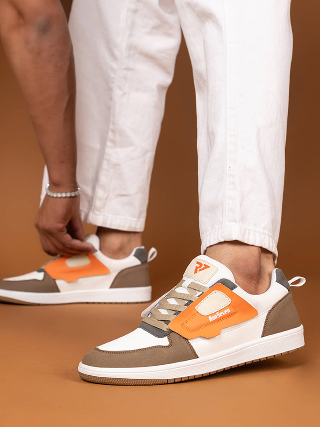     			RUN SEVEN ( by GO21 ) Soft Insole, Slip-Resistance|Walking  Brown Men's Sneakers