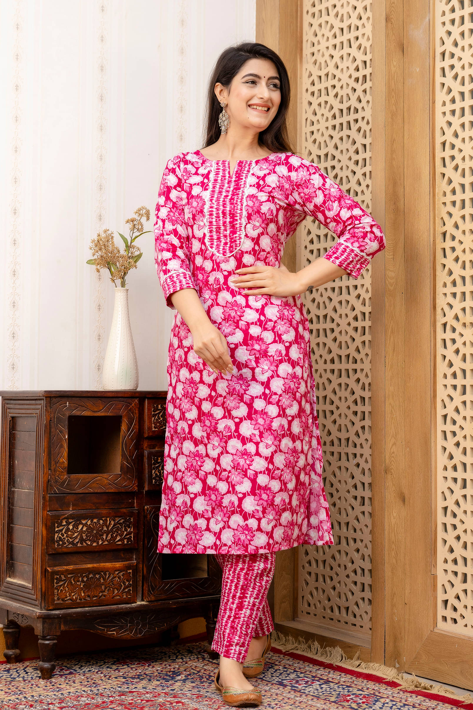     			Shivaradhya designers Women's Cotton Printed Kurti With Pants ( Pink )
