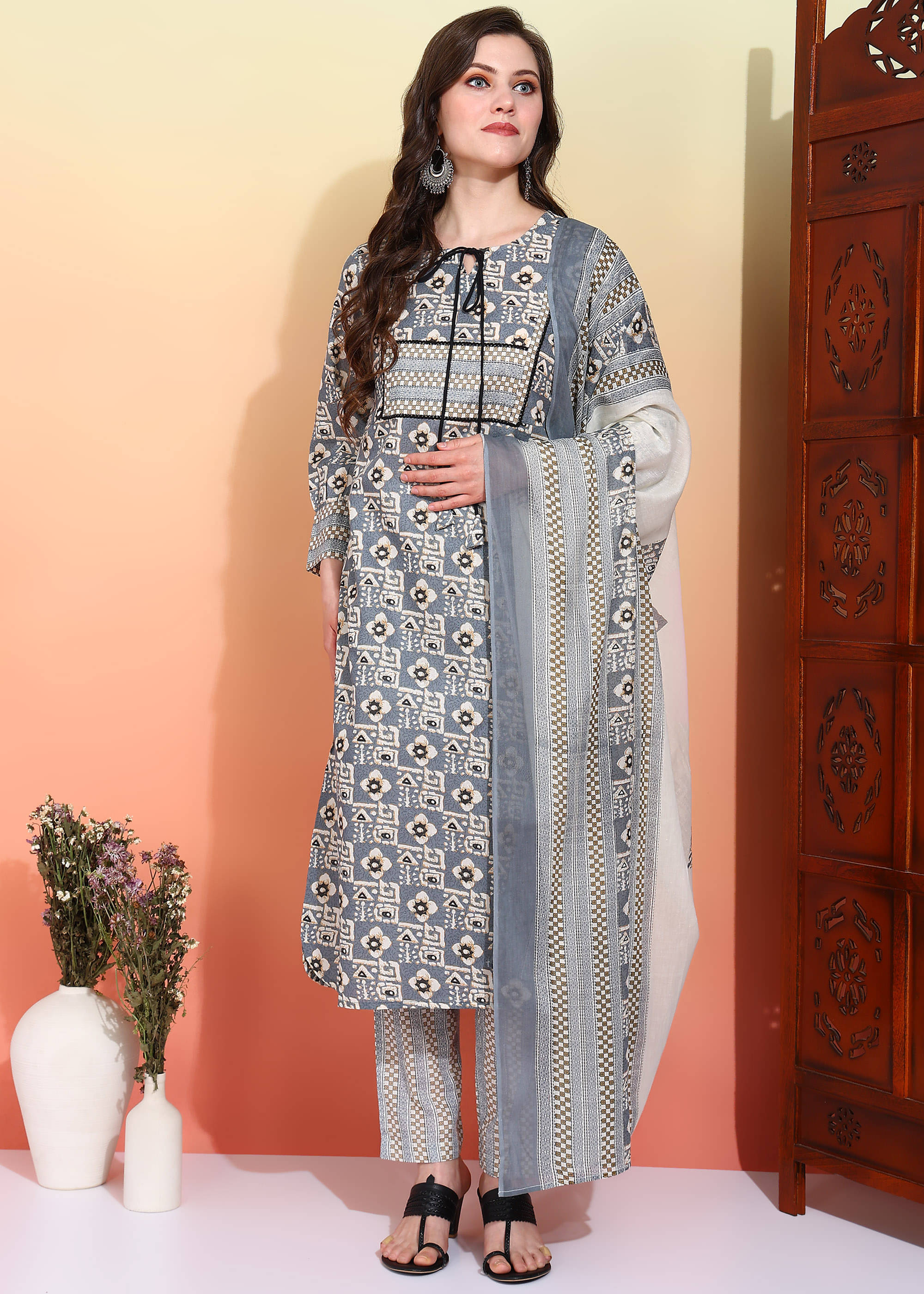 Yash Gallery Women Cotton Printed Straight Kurti With Pants ( Grey )     			Yash Gallery Women Cotton Printed Straight Kurti With Pants ( Grey )