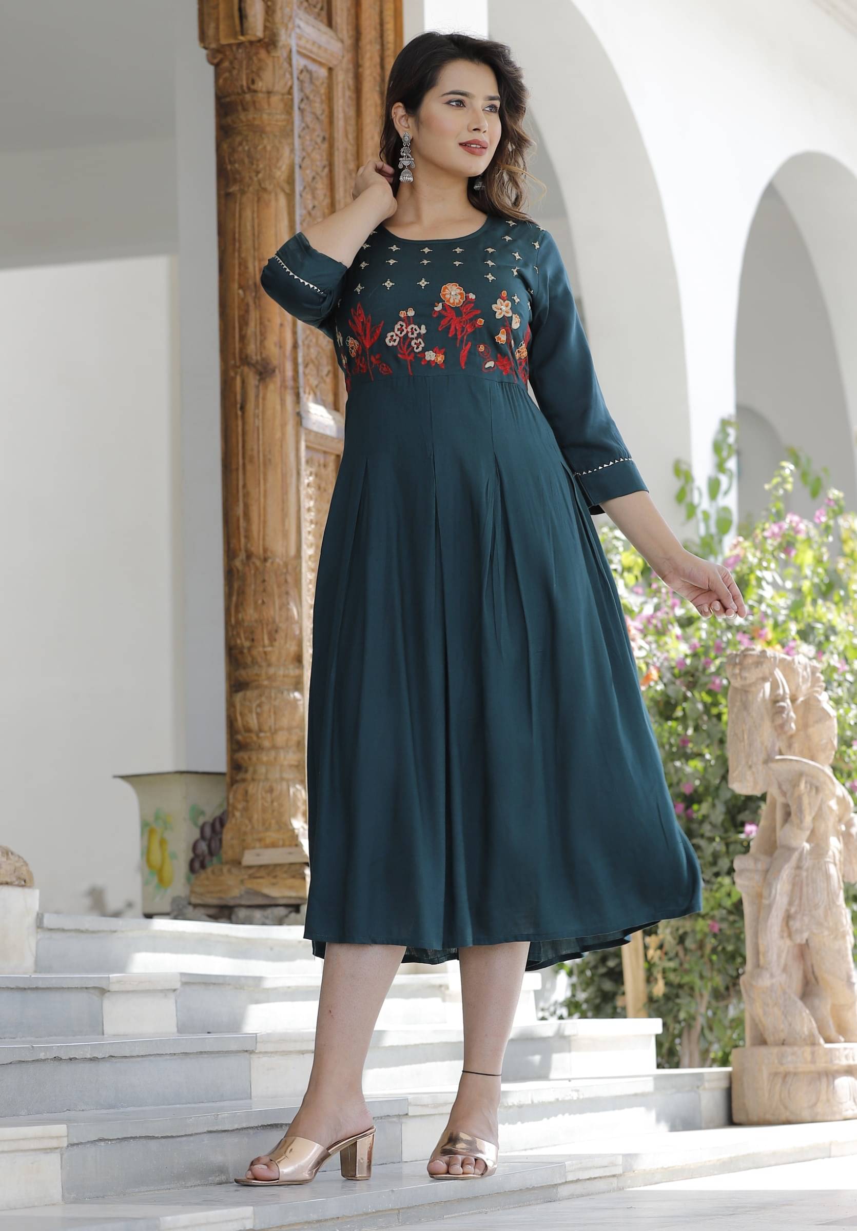     			jain creation Women's Viscose Rayon Embroidered Anarkali Kurti - ( Dark Green )