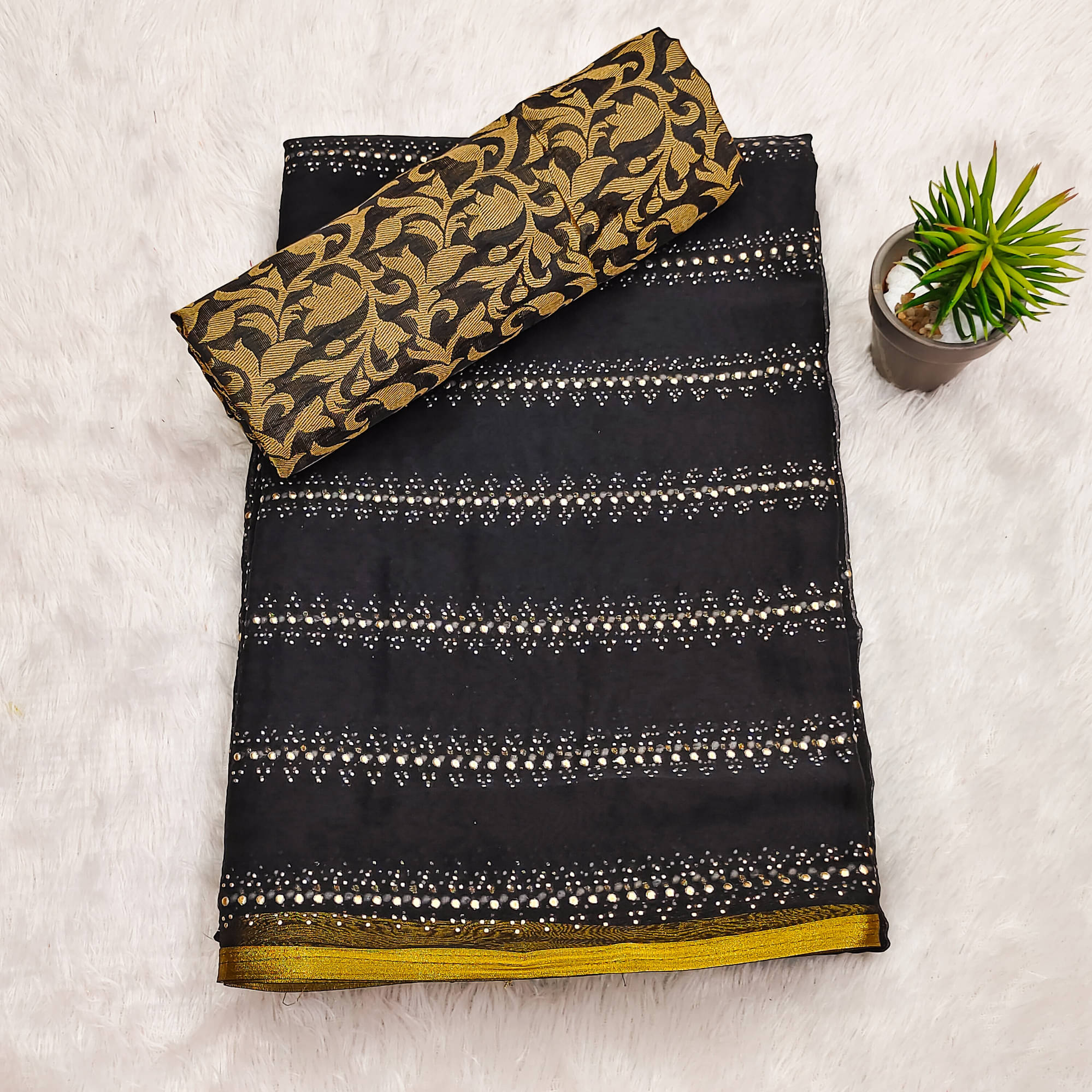 Parmila Fashion Chiffon Embellished Saree With Unstitched Blouse Piece ( Black ) Parmila Fashion Chiffon Embellished Saree With Unstitched Blouse Piece ( Black )