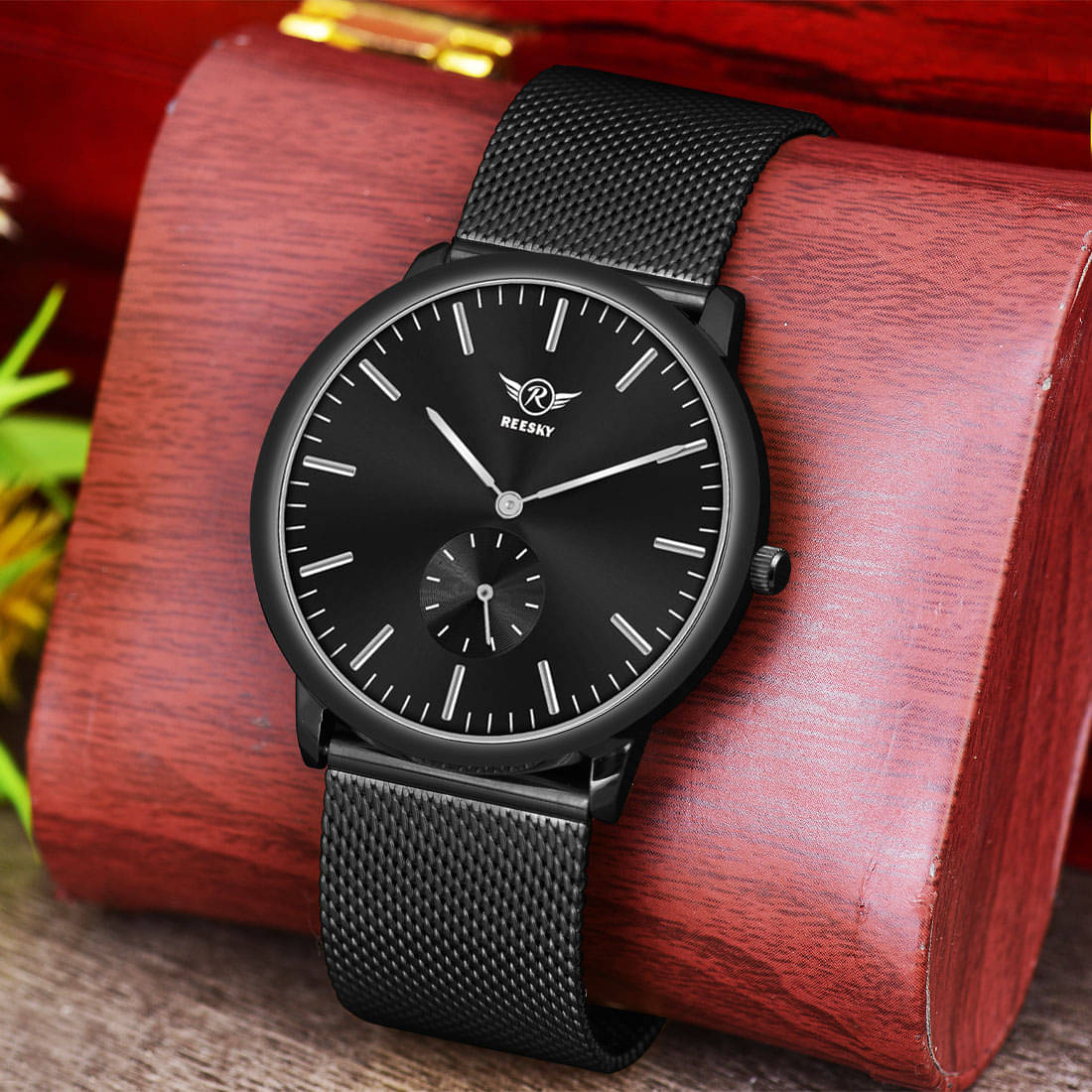     			REESKY Black Brass Analog Men's Watch