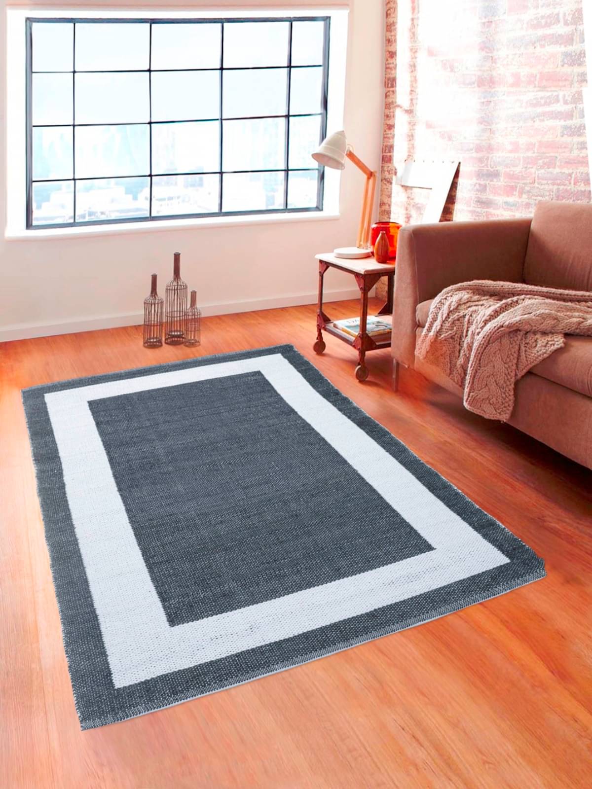     			Romee Black Polypropylene Dhurrie Carpet Geometrical 4x6 Ft