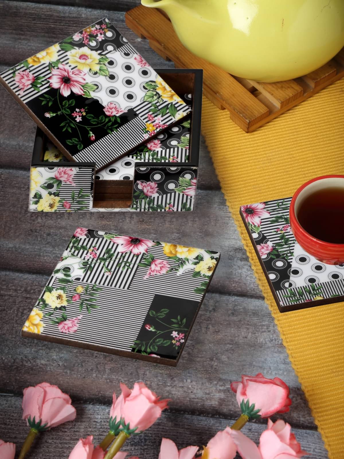     			Romee Set of 2 Wood Coaster