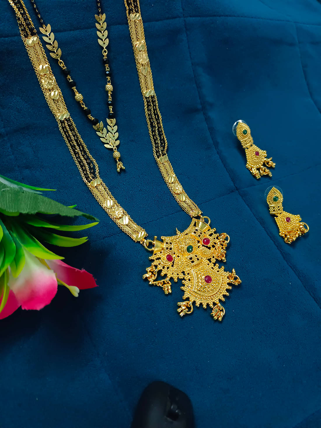     			SHANKHRAJ MA LL Golden Mangalsutra Set ( Pack of 1 )
