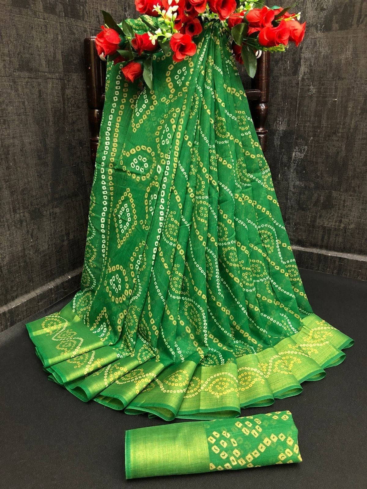     			Suali Cotton Blend Woven Saree With Unstitched Blouse Piece ( Green )