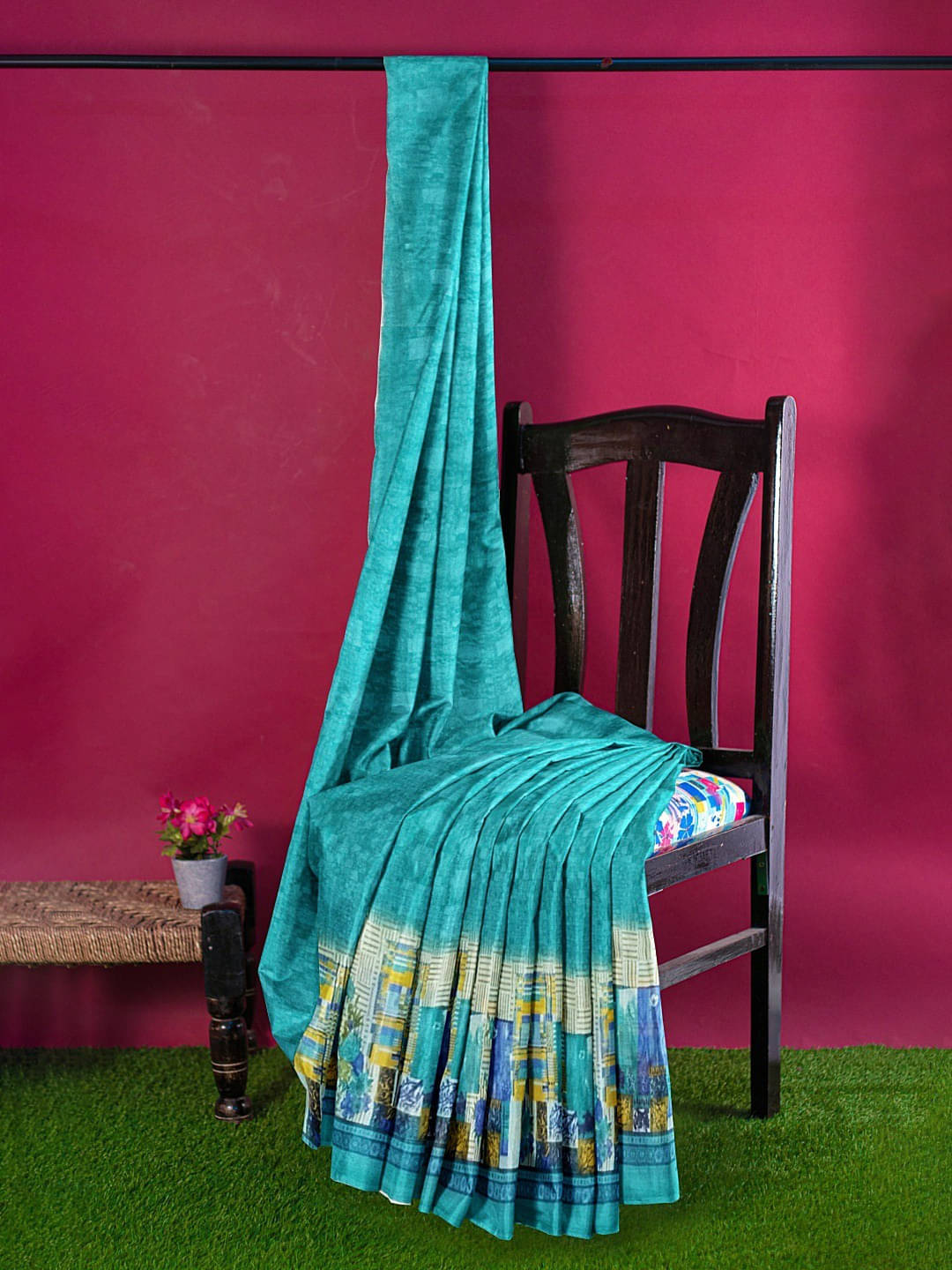 Suali Georgette Printed Saree With Unstitched Blouse Piece ( Blue ) Suali Georgette Printed Saree With Unstitched Blouse Piece ( Blue )