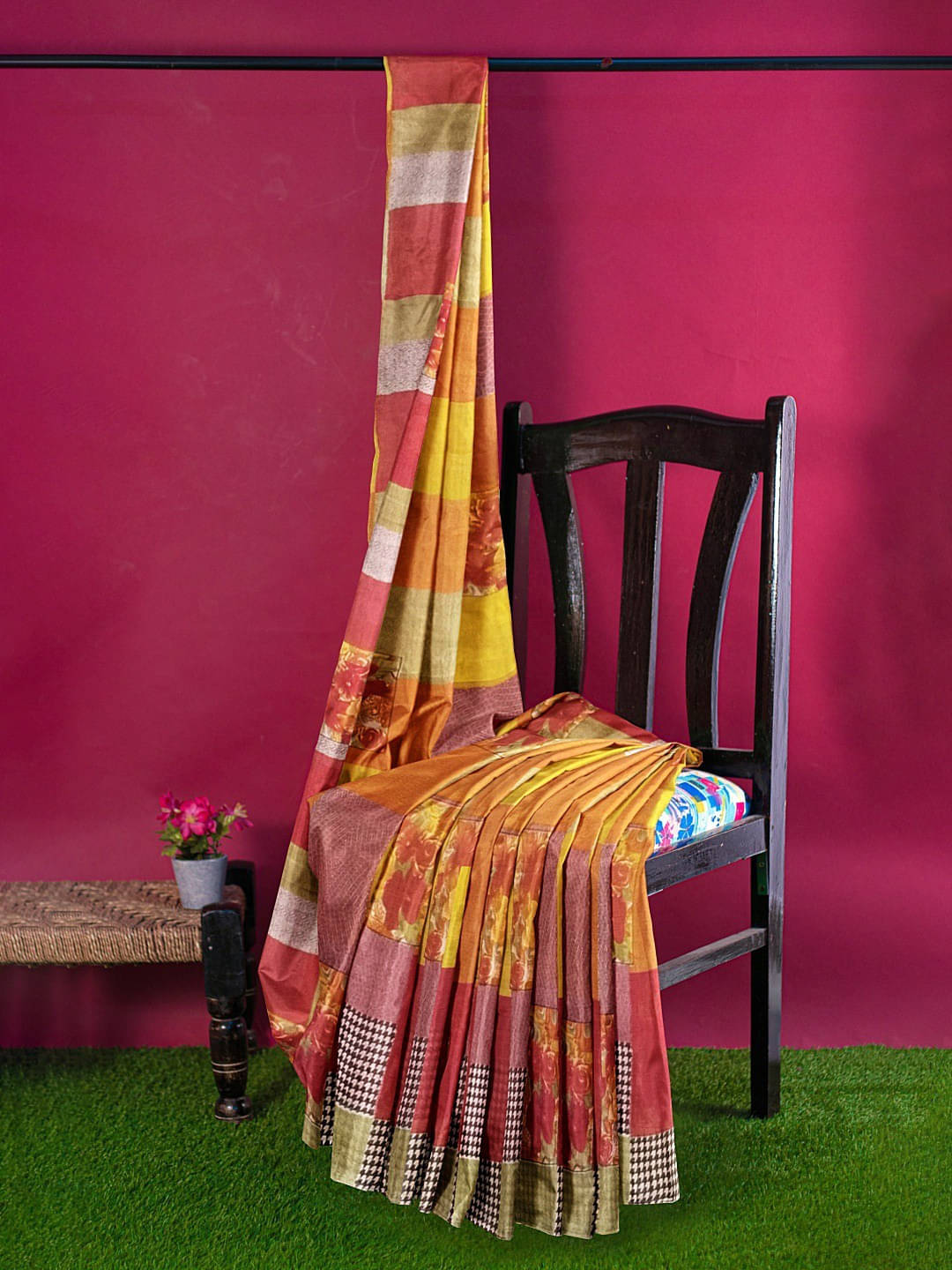 Suali Georgette Printed Saree With Unstitched Blouse Piece ( Multicolor ) Suali Georgette Printed Saree With Unstitched Blouse Piece ( Multicolor )
