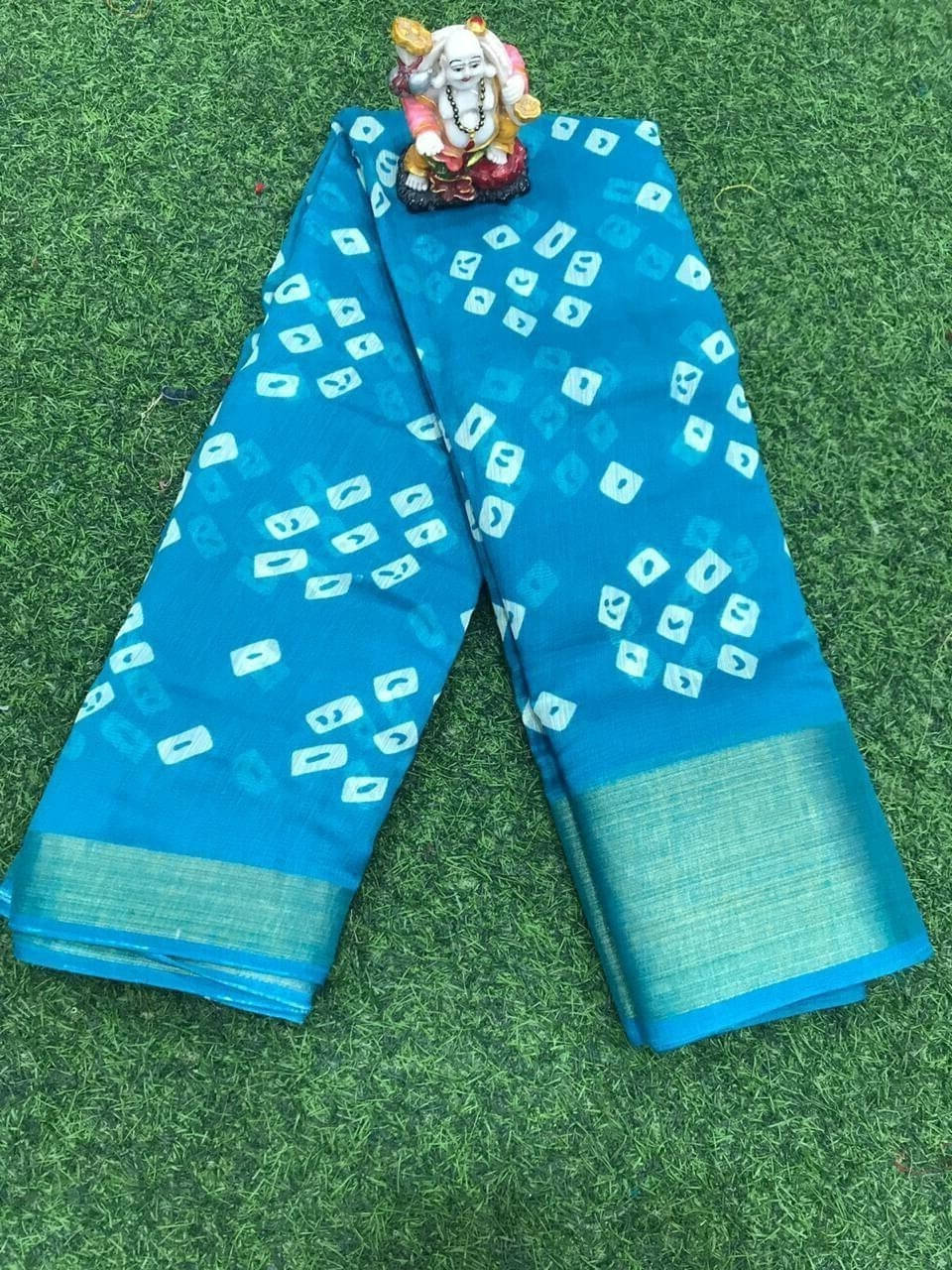 Suali Lycra Printed Saree With Unstitched Blouse Piece ( Light Blue ) Suali Lycra Printed Saree With Unstitched Blouse Piece ( Light Blue )