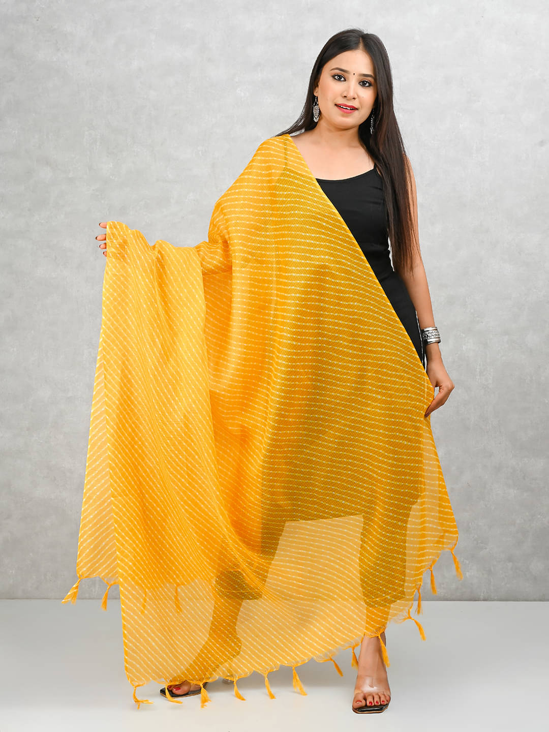     			Apratim Women Cotton Blend Dupatta ( Yellow , Pack of 1 )