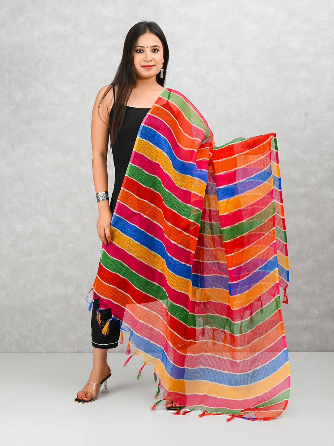     			Apratim Women Cotton Blend Dupatta ( Multicoloured , Pack of 1 )