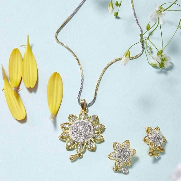     			Opus Gems Golden Pendant set ( Pack of 1 )