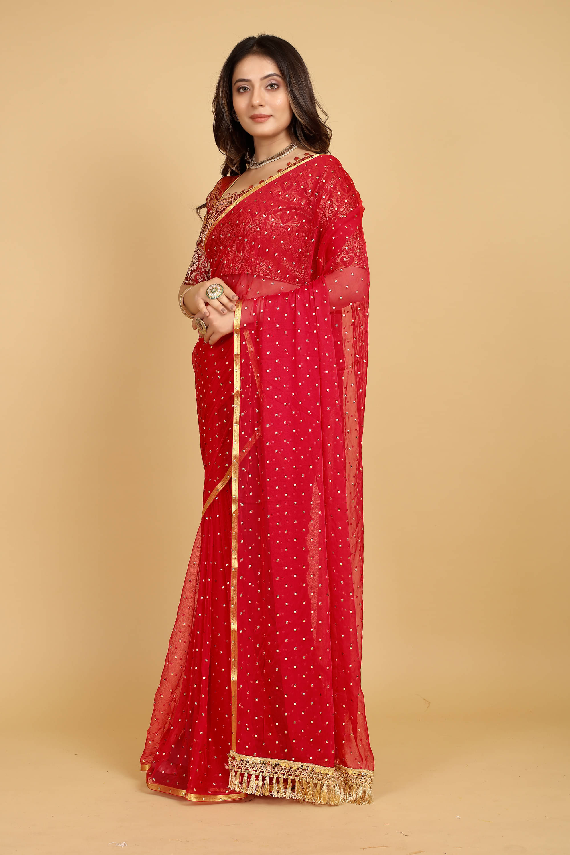     			Parmila Fashion Chiffon Embellished Saree With Unstitched Blouse Piece ( Red )