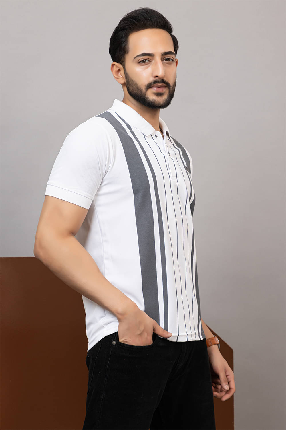     			TOROLY Men Cotton Blend Regular Fit Colorblock T-Shirt ( White )