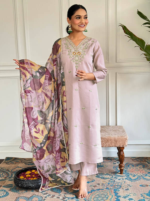 piludi Women's Chanderi Embroidered Kurti With Pants ( Peach )     			piludi Women's Chanderi Embroidered Kurti With Pants ( Peach )