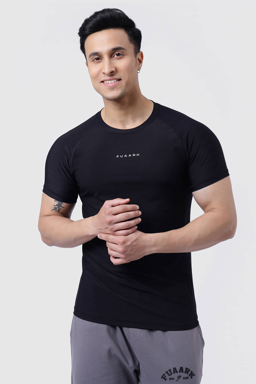     			Fuaark Black Nylon Slim Fit Men's Sports T-Shirt ( Pack of 1 )