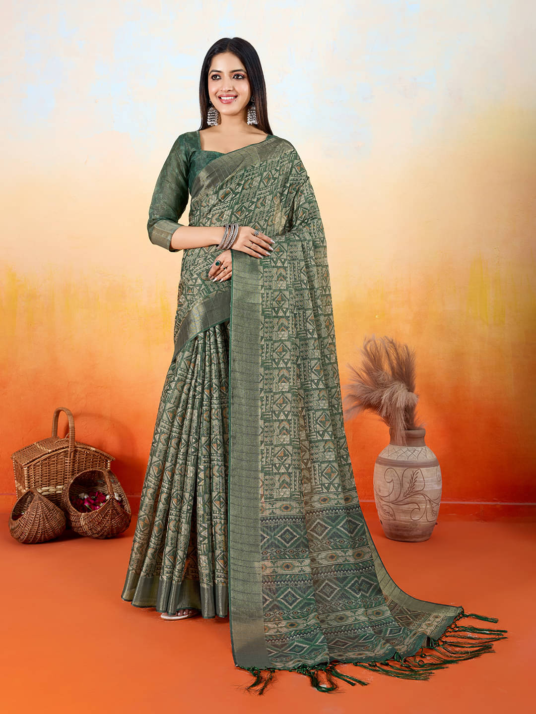 Rekha Maniyar Silk Blend Printed Saree With Unstitched Blouse Piece ( Green )     			Rekha Maniyar Silk Blend Printed Saree With Unstitched Blouse Piece ( Green )