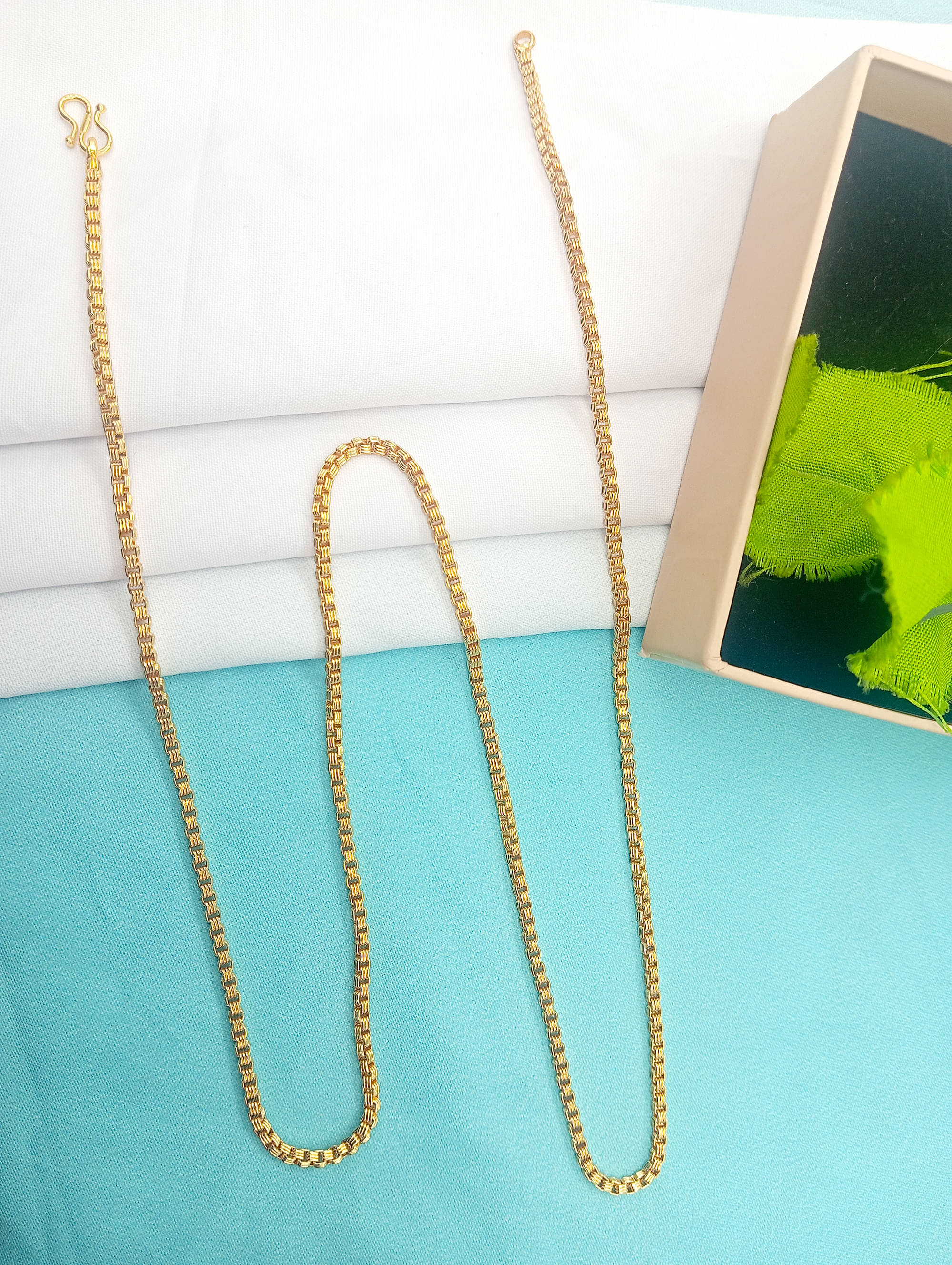     			SHANKH-KRIVA Gold Plated Chain ( Set of 1 )
