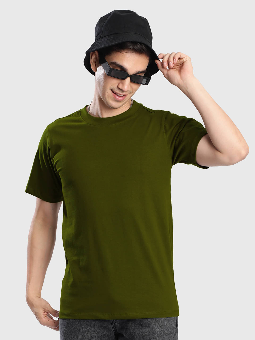 Bene Kleed Men 100% Cotton Regular Fit Solid T-Shirt ( Olive Green )     			Bene Kleed Men 100% Cotton Regular Fit Solid T-Shirt ( Olive Green )