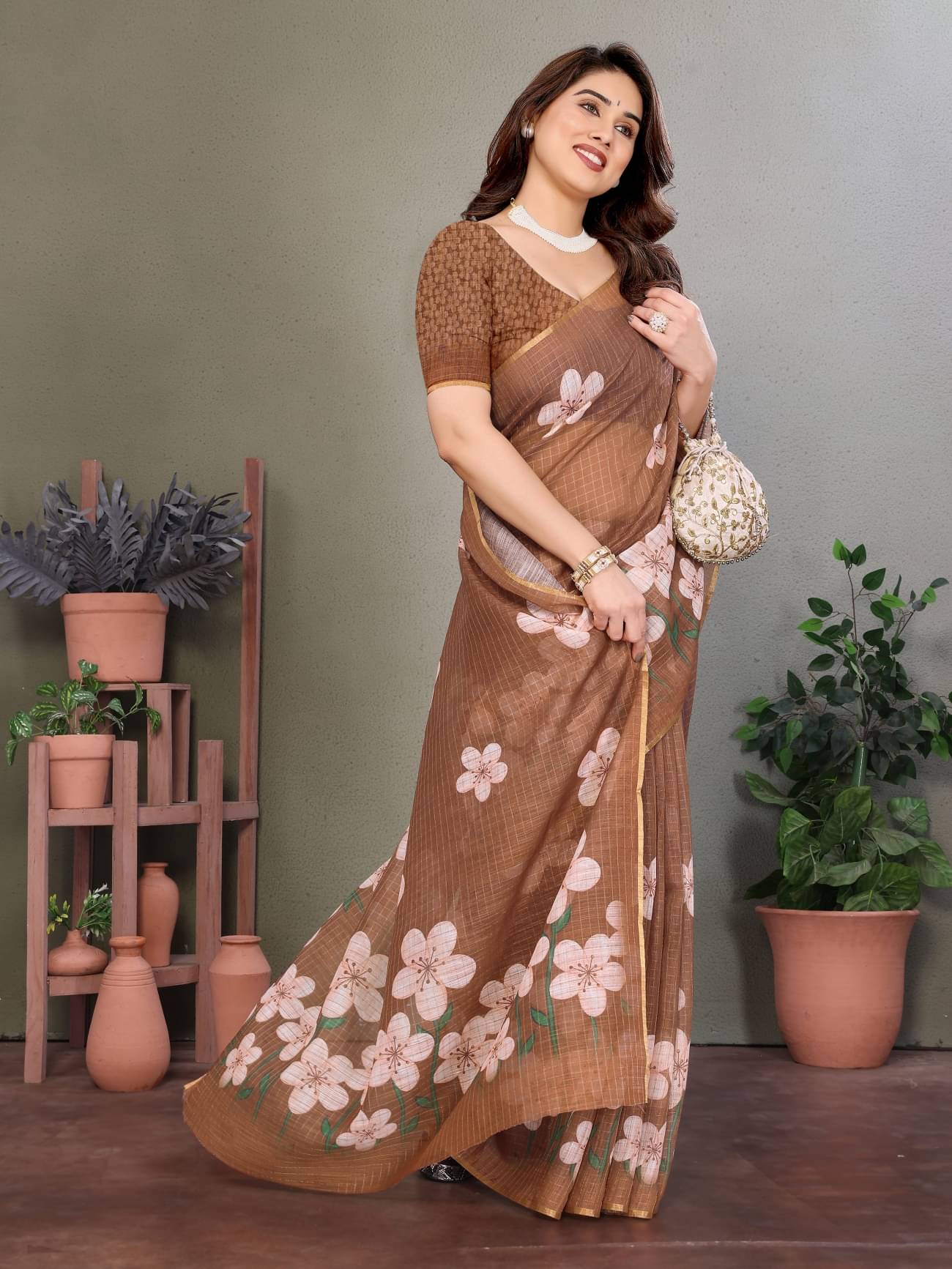     			NightBlue Linen Checks Saree With Unstitched Blouse Piece ( Brown )