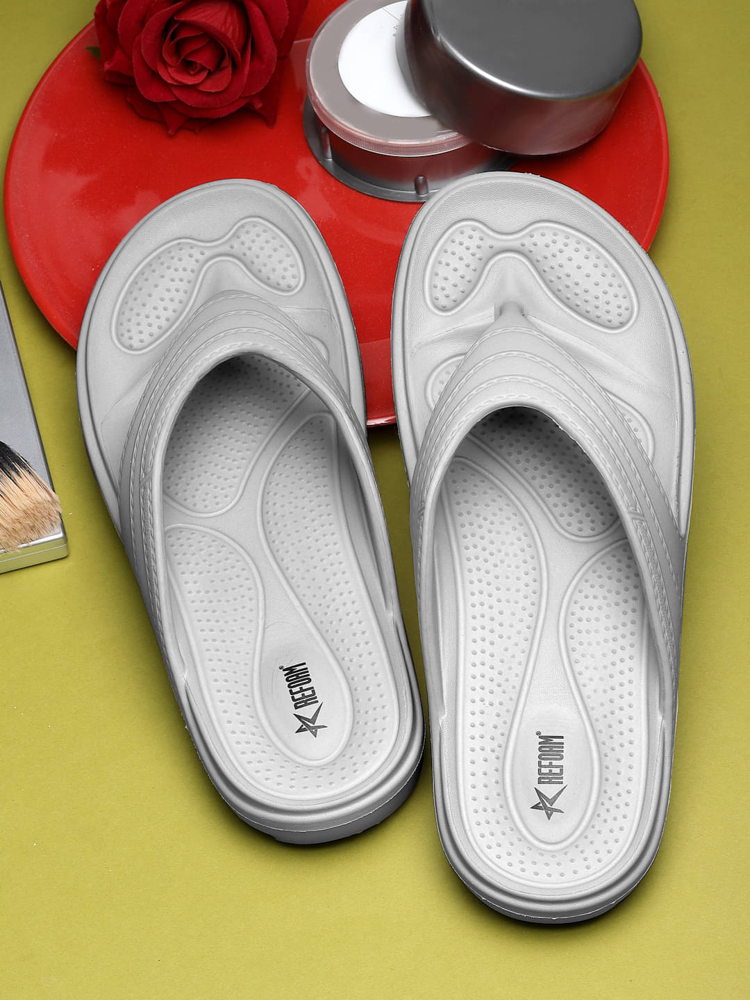     			REFOAM Off White Women's Slide Flip Flop