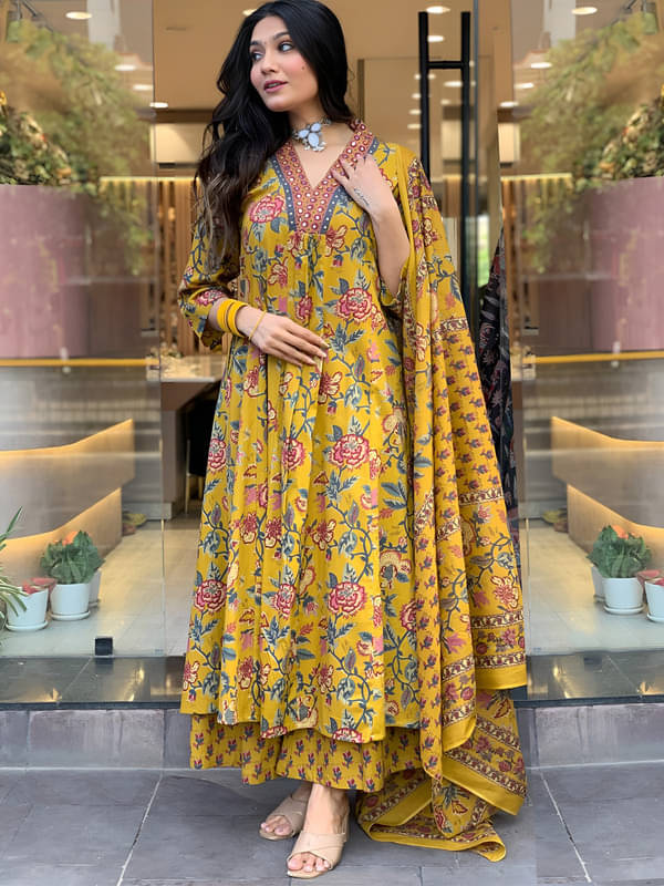 AK FASHION MALL Pack of 1 Cotton Embroidered Straight Women's Kurti - ( Yellow )     			AK FASHION MALL Pack of 1 Cotton Embroidered Straight Women's Kurti - ( Yellow )
