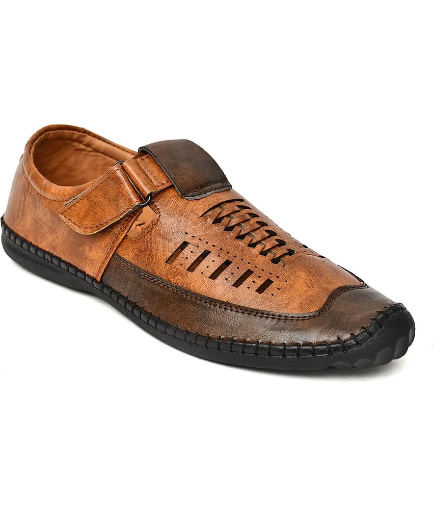 BAERU Tan Men's Jutti - Ethnic Shoes | Buy online on ZillyBuy