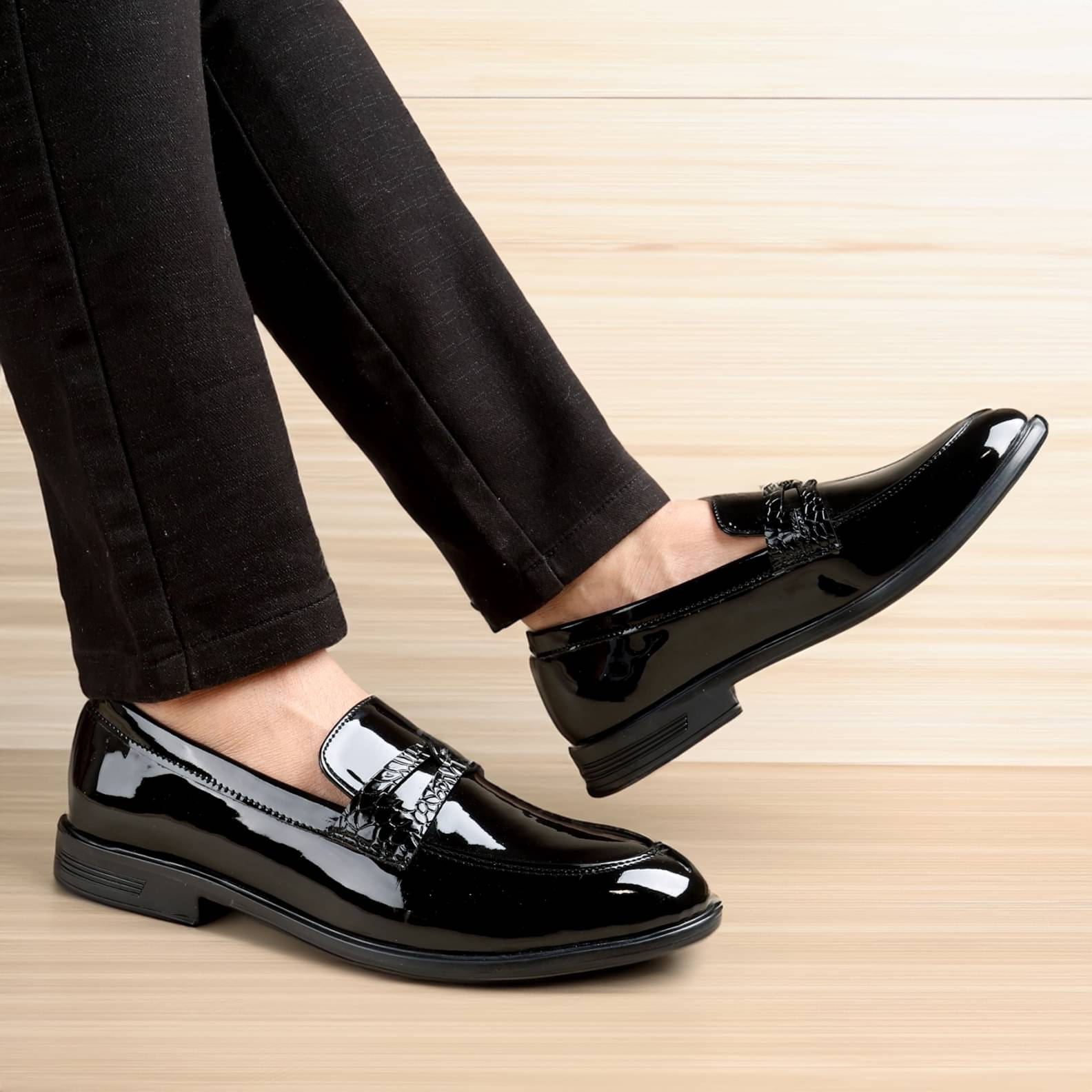     			BXXY Black Men's Mocassin Formal Shoes