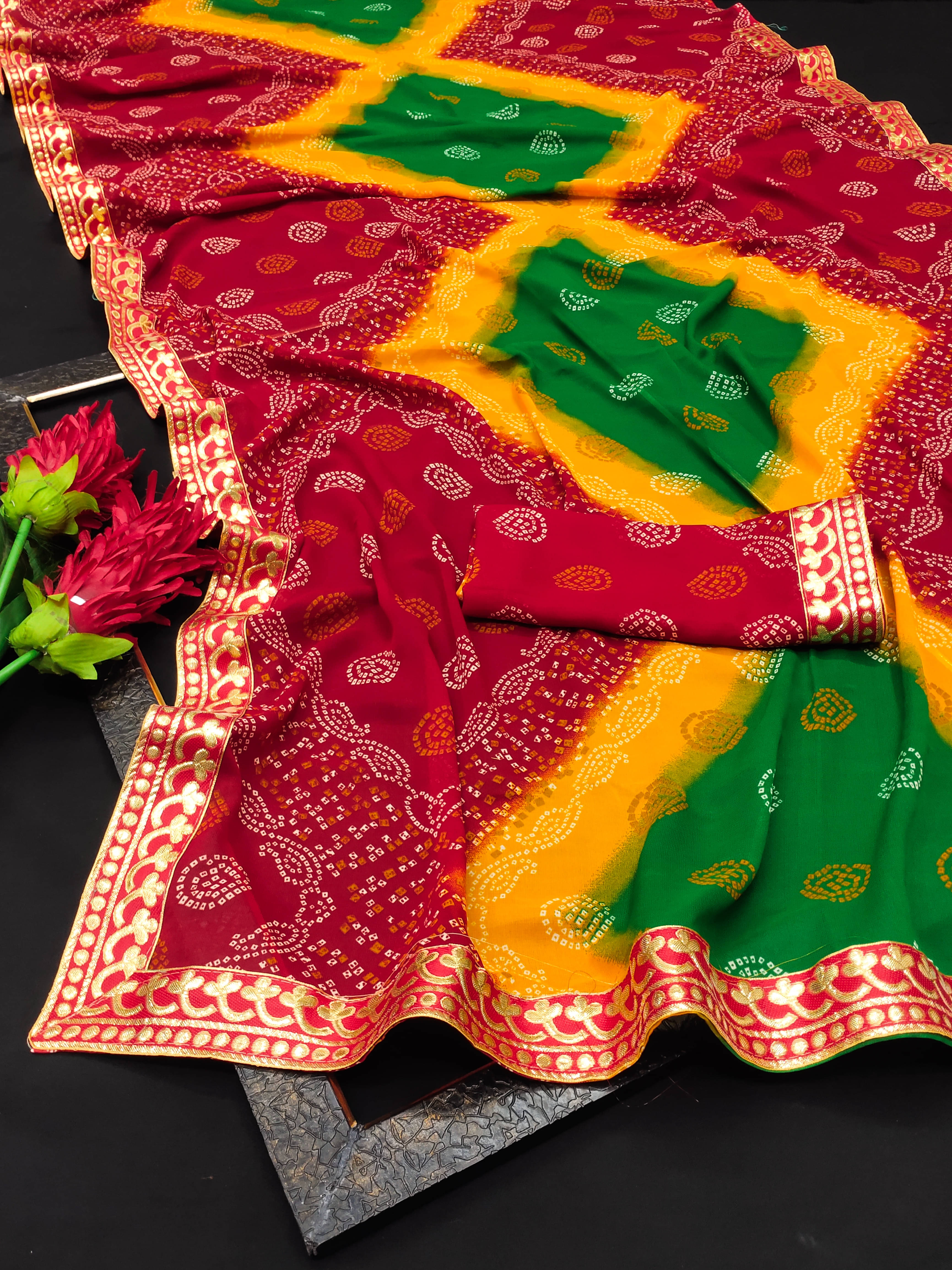    			Maayro Georgette Printed Saree With Unstitched Blouse Piece ( Red )