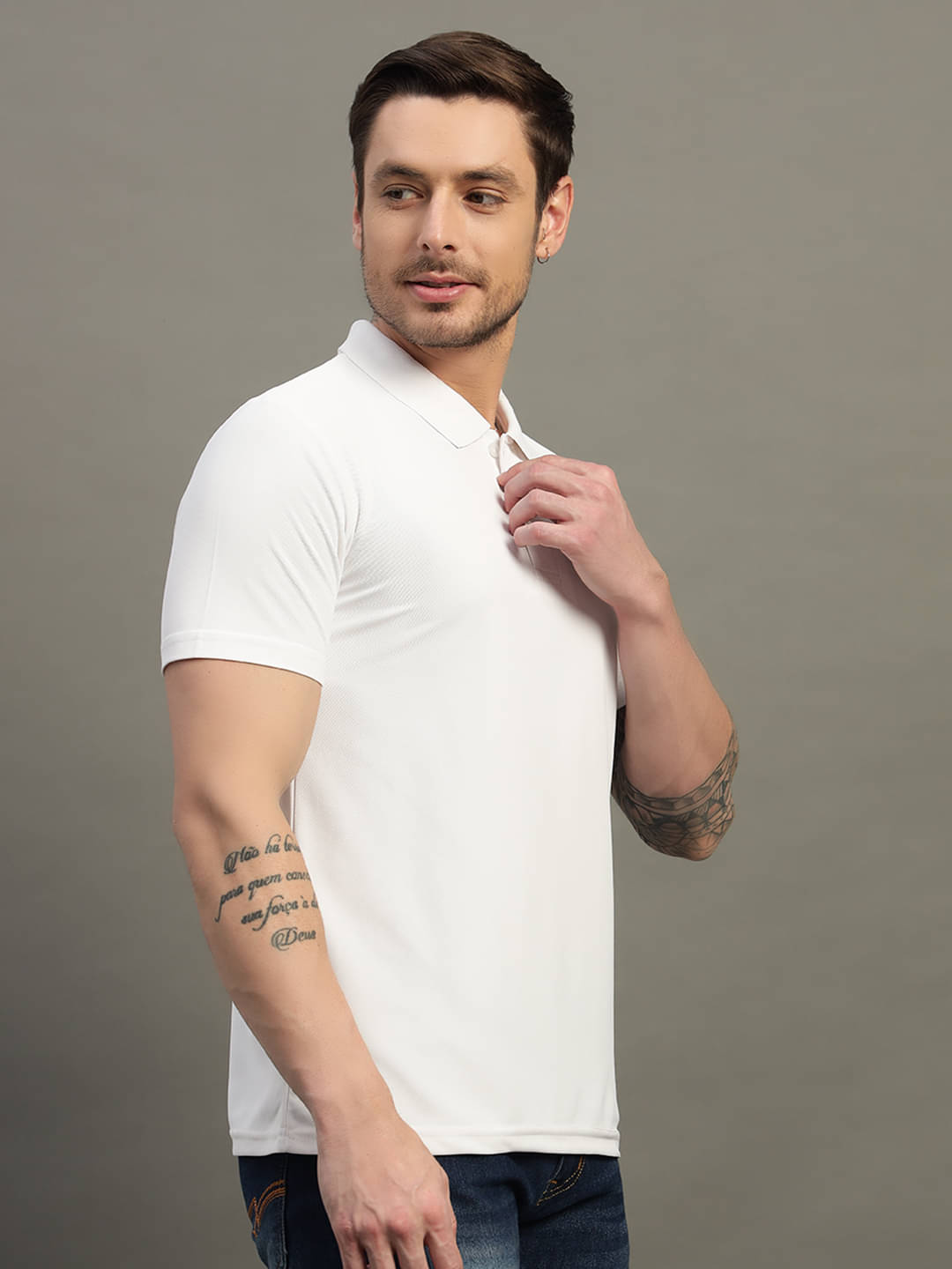     			TIMBER HITCH Men Cotton Blend Regular Fit Solid Polo T Shirt ( White )
