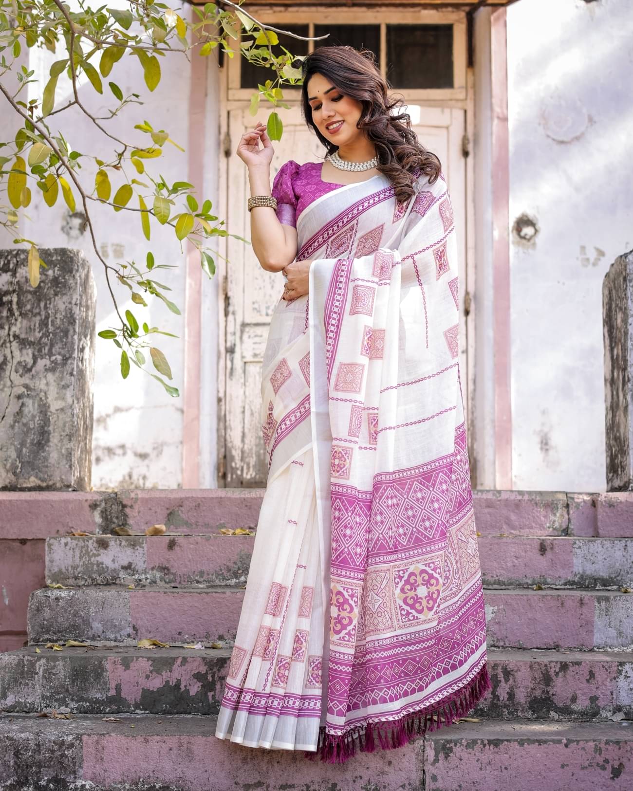 HITESH ENTERPRISE Linen Self Design Saree With Unstitched Blouse Piece ( Fluorescent Pink ) HITESH ENTERPRISE Linen Self Design Saree With Unstitched Blouse Piece ( Fluorescent Pink )