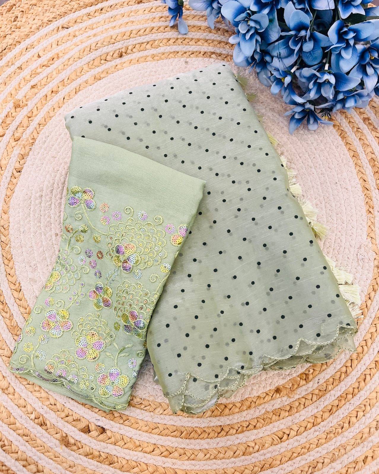 JIRA Crepe Embroidered Saree With Unstitched Blouse Piece ( Mint Green ) JIRA Crepe Embroidered Saree With Unstitched Blouse Piece ( Mint Green )