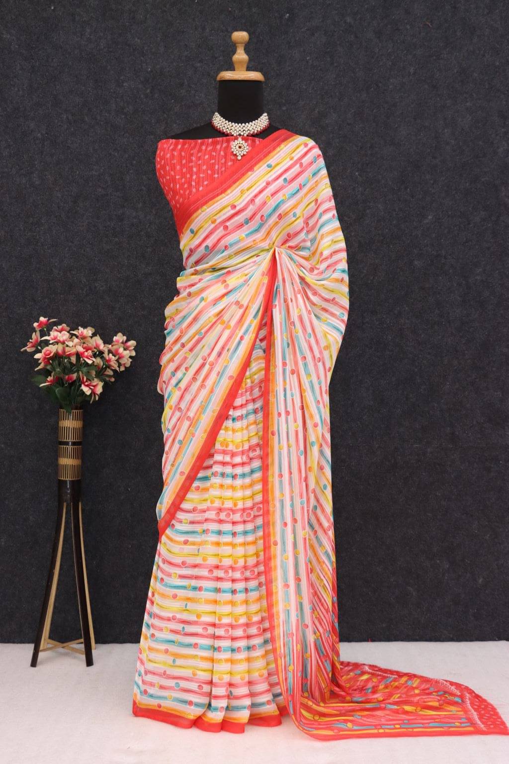 JIRA Georgette Printed Saree With Unstitched Blouse Piece ( White ) JIRA Georgette Printed Saree With Unstitched Blouse Piece ( White )