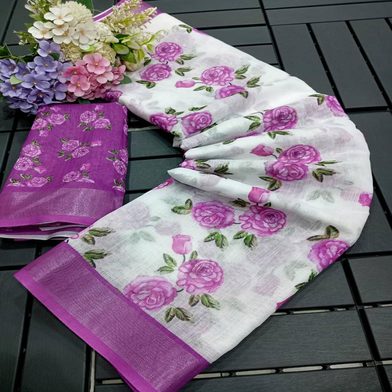     			JIRA Linen Printed Saree With Unstitched Blouse Piece ( White )