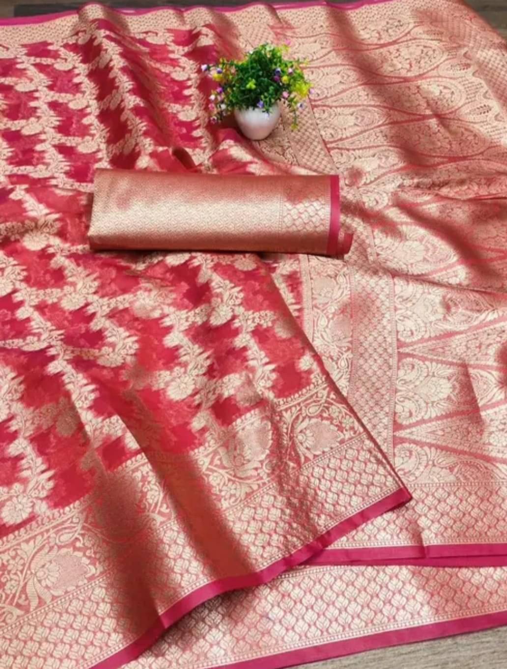 JIRA Organza Embellished Saree With Unstitched Blouse Piece ( Red ) JIRA Organza Embellished Saree With Unstitched Blouse Piece ( Red )