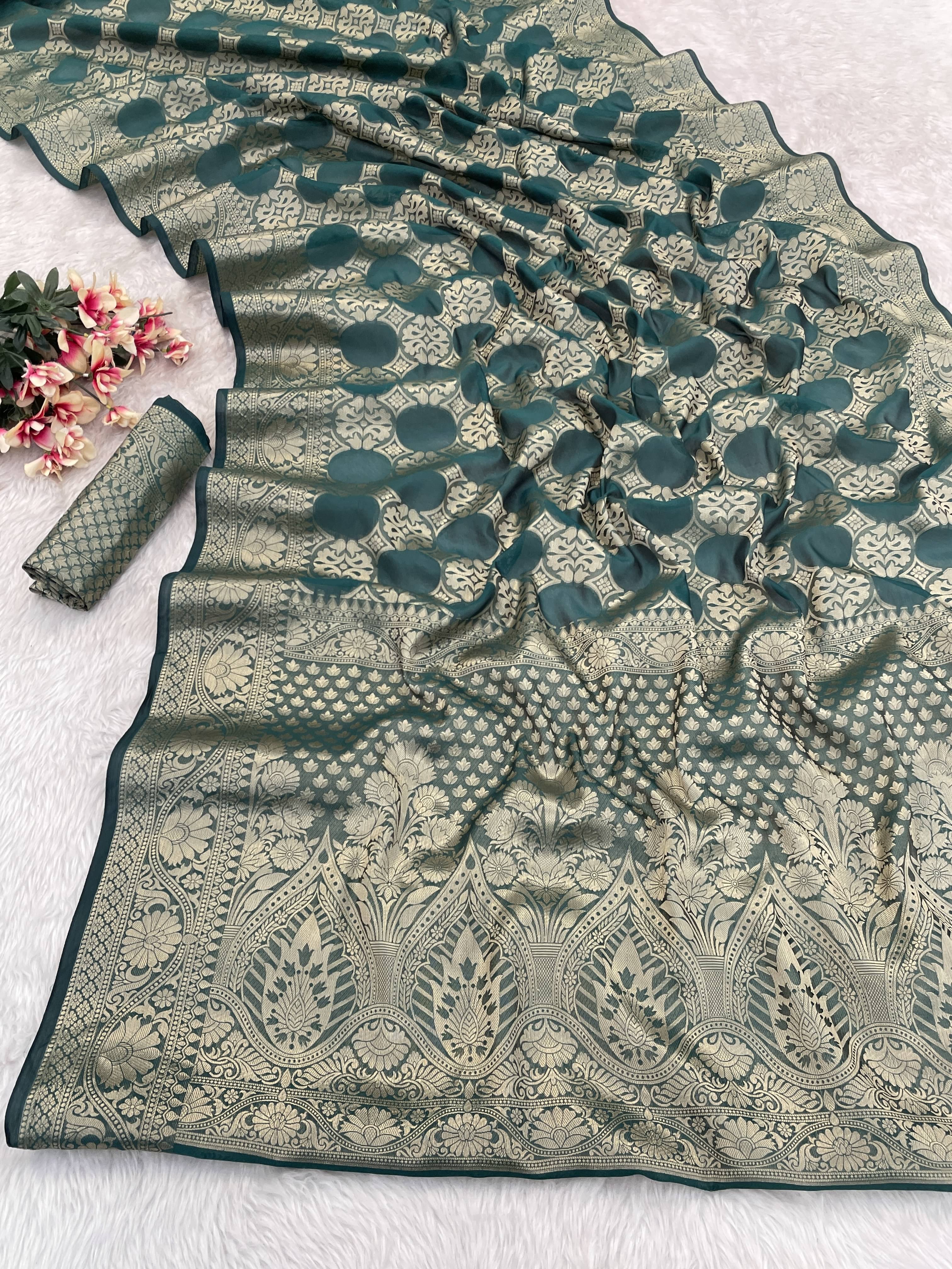     			JIRA Organza Embellished Saree With Unstitched Blouse Piece ( Green )