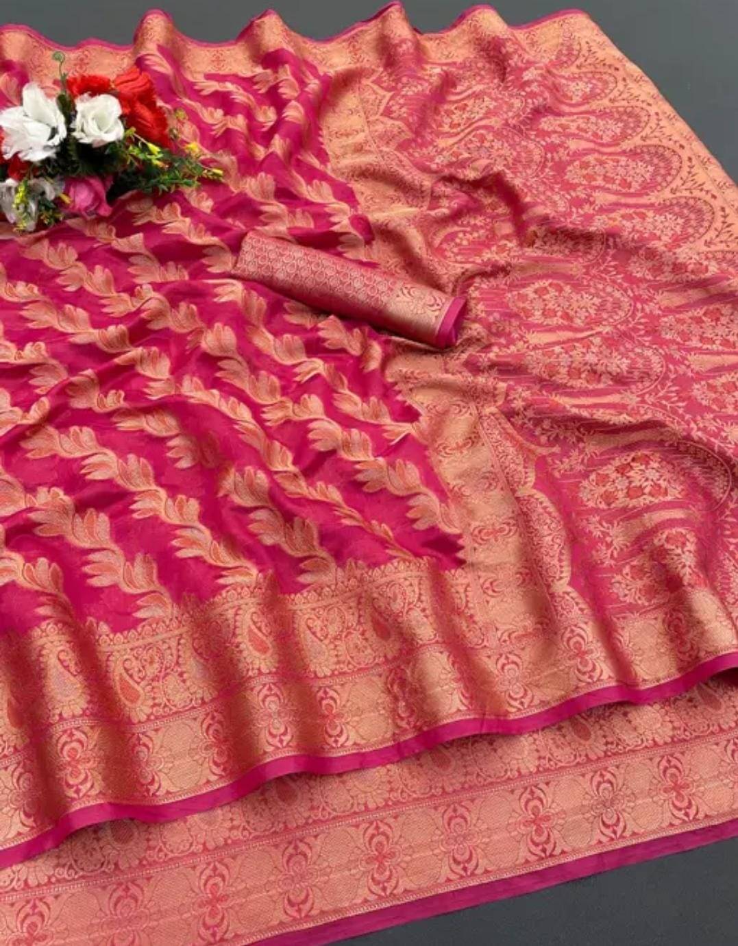     			JIRA Organza Embellished Saree With Unstitched Blouse Piece ( Pink )